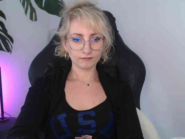 CinderellaMoon webcam