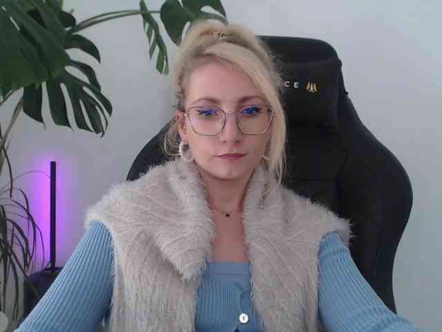 CinderellaMoon webcam
