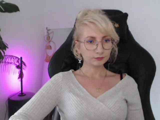 CinderellaMoon webcam
