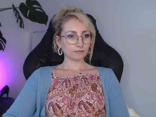 CinderellaMoon webcam