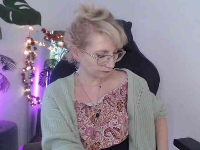 CinderellaMoon webcam