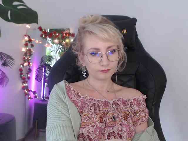 CinderellaMoon webcam