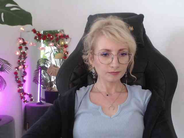 CinderellaMoon webcam