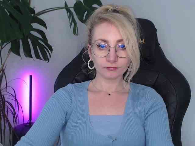 CinderellaMoon webcam