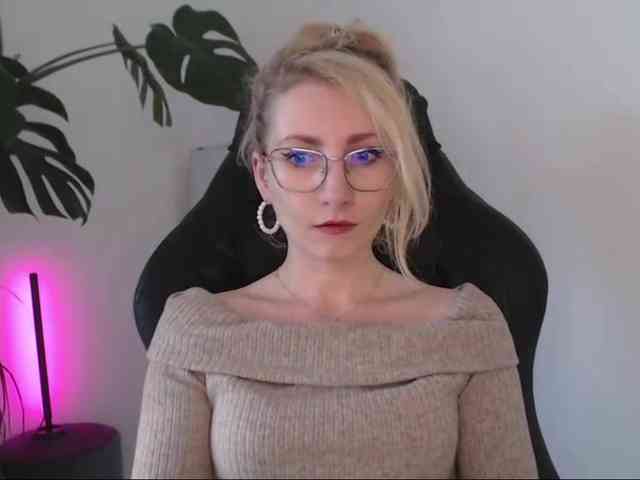 CinderellaMoon webcam