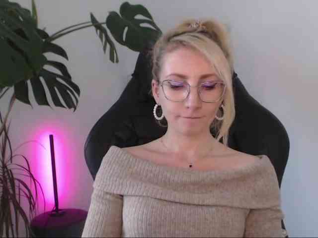CinderellaMoon webcam