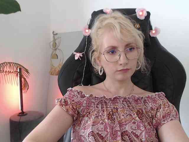 CinderellaMoon webcam