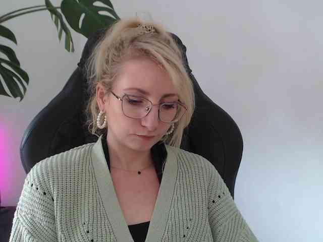 CinderellaMoon webcam