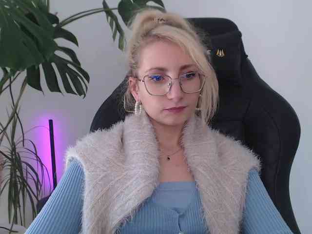 CinderellaMoon webcam