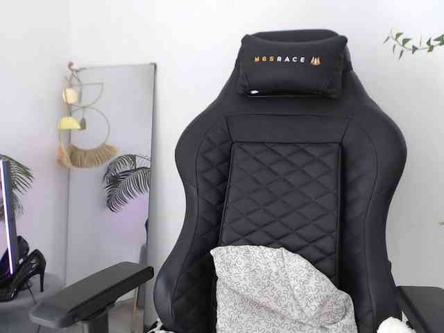 CinderellaMoon webcam