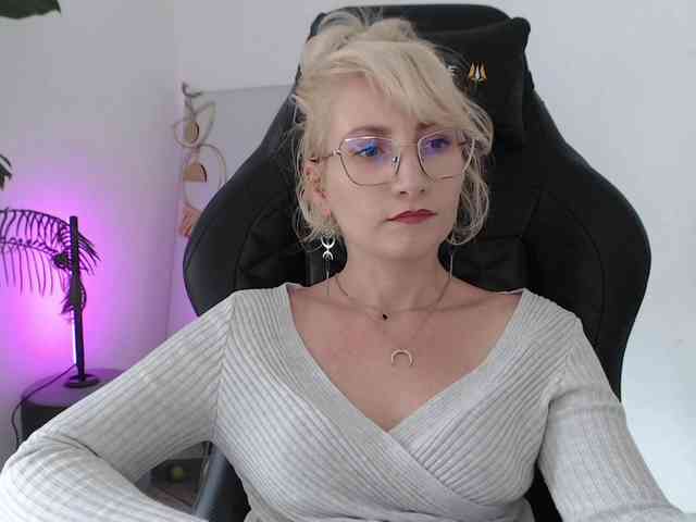 Model: CinderellaMoon
