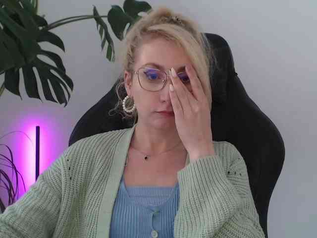 CinderellaMoon webcam