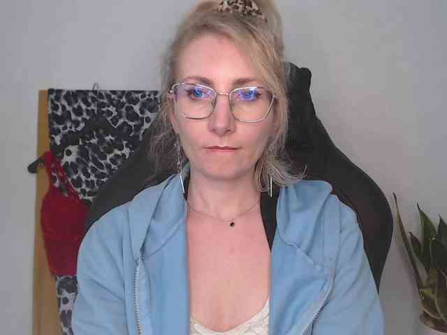 CinderellaMoon webcam