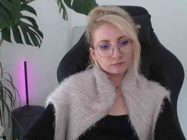 CinderellaMoon webcam