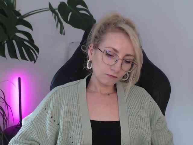 CinderellaMoon webcam