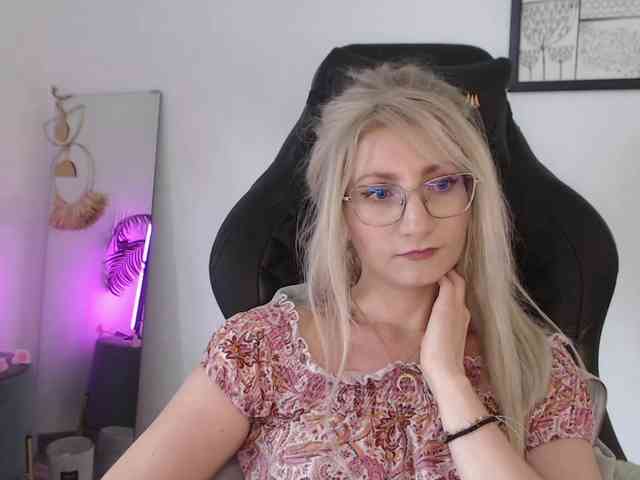 CinderellaMoon webcam