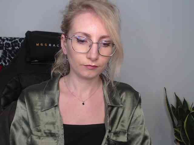 CinderellaMoon webcam