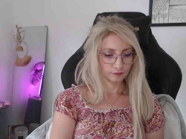 CinderellaMoon webcam