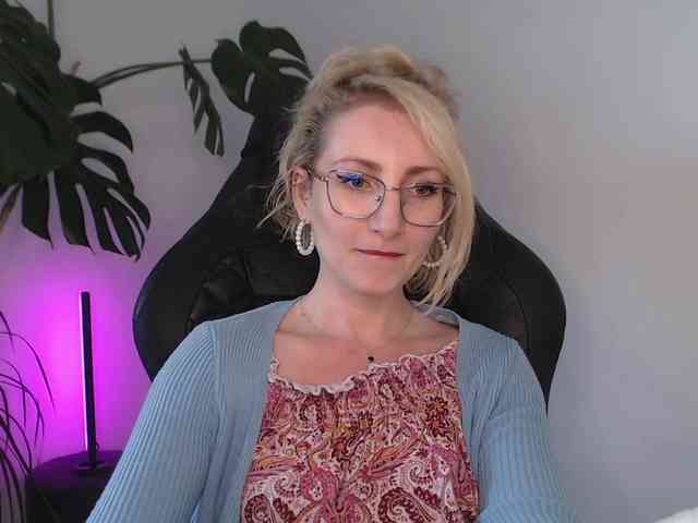 CinderellaMoon webcam