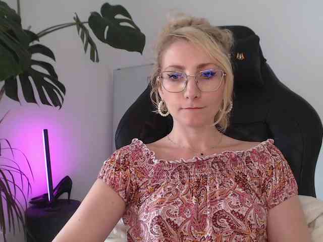 CinderellaMoon webcam