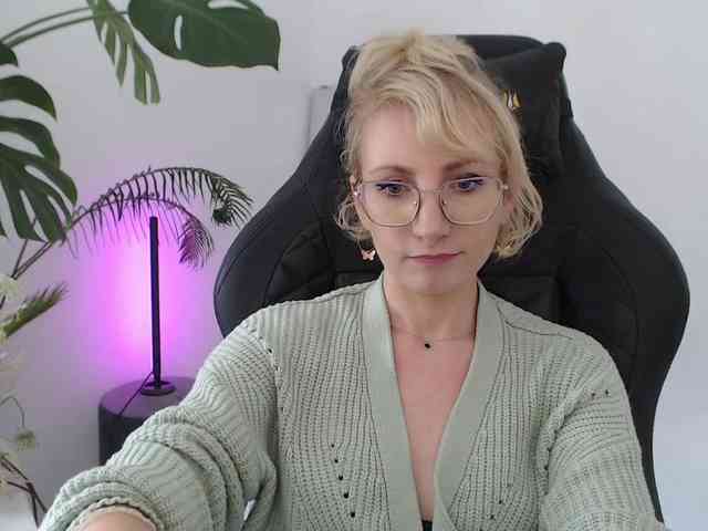 CinderellaMoon webcam