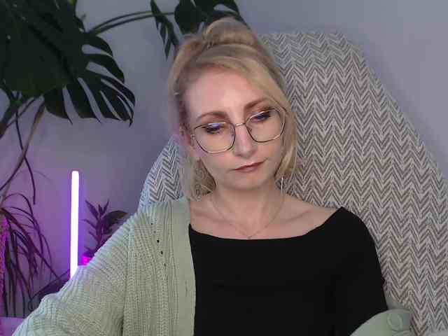 CinderellaMoon webcam