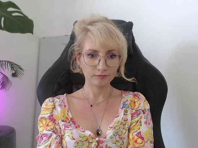 CinderellaMoon webcam