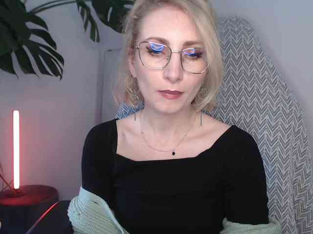 CinderellaMoon webcam