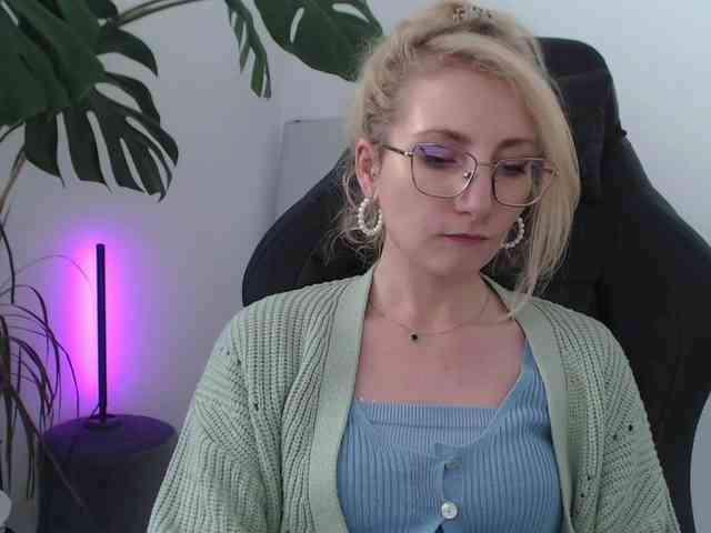 CinderellaMoon webcam
