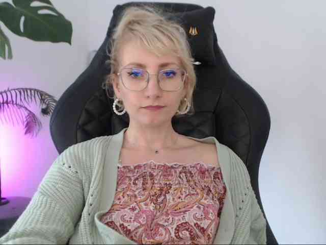 CinderellaMoon webcam