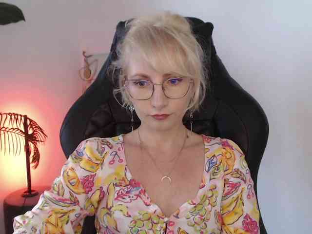 CinderellaMoon webcam