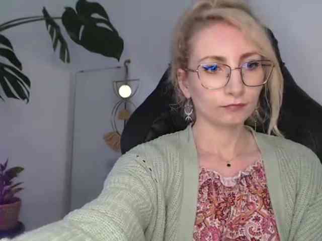 CinderellaMoon webcam