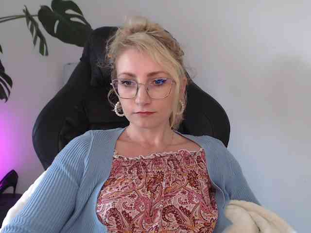 CinderellaMoon webcam