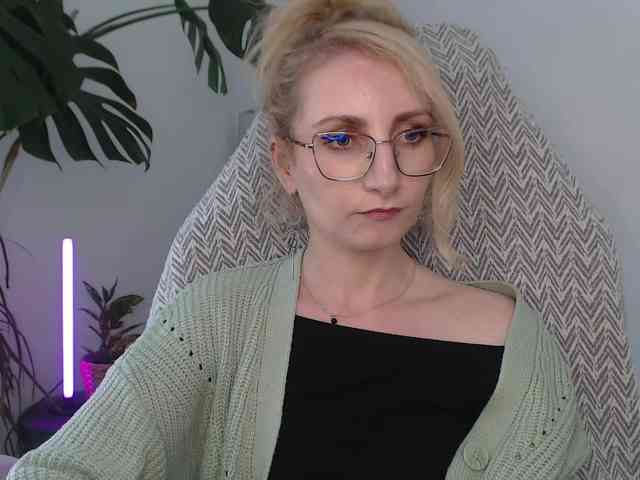 CinderellaMoon webcam