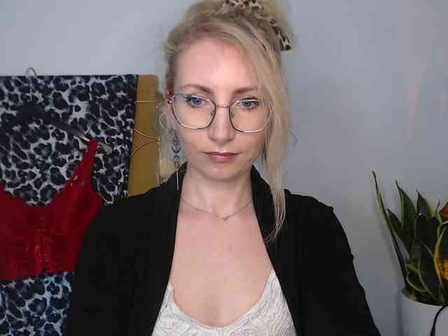 CinderellaMoon webcam