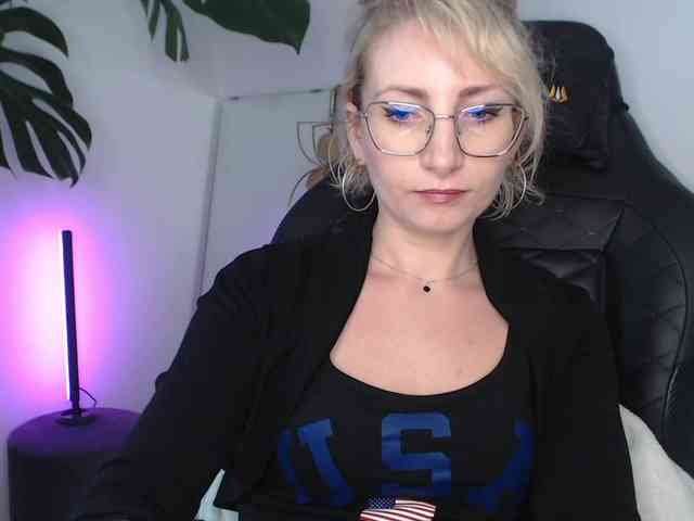 CinderellaMoon webcam