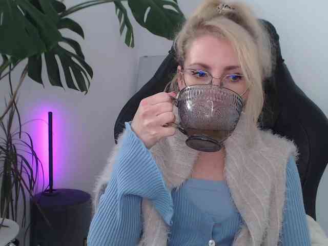 CinderellaMoon webcam