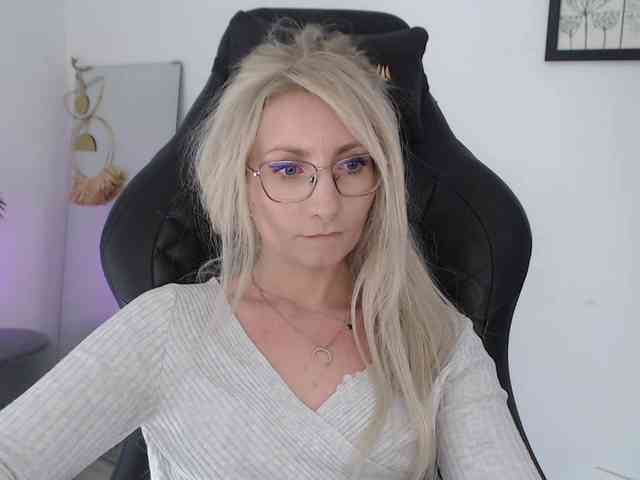 CinderellaMoon webcam
