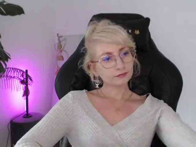 CinderellaMoon webcam