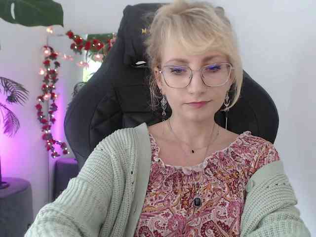 CinderellaMoon webcam