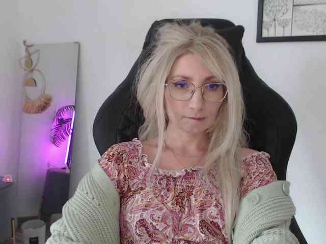 CinderellaMoon webcam