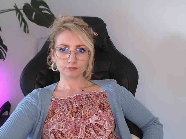 CinderellaMoon webcam