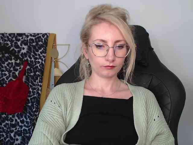 CinderellaMoon webcam