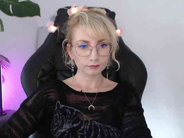 CinderellaMoon webcam