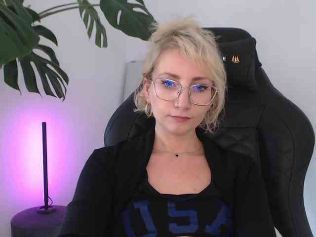 CinderellaMoon webcam