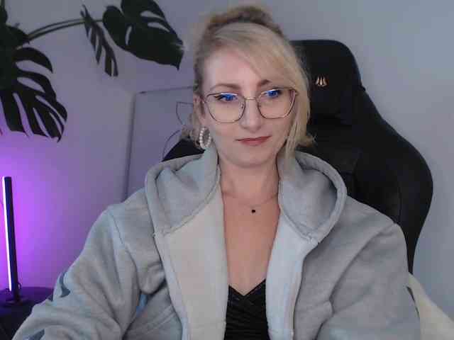 CinderellaMoon webcam