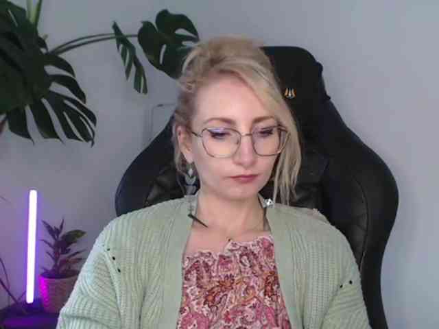 CinderellaMoon webcam