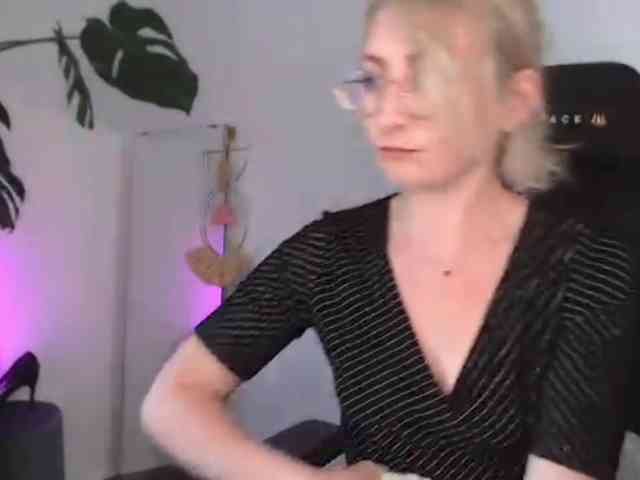 CinderellaMoon webcam