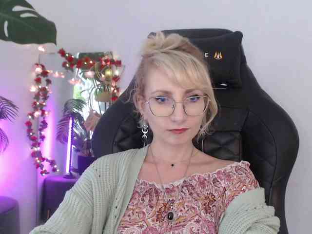 CinderellaMoon webcam