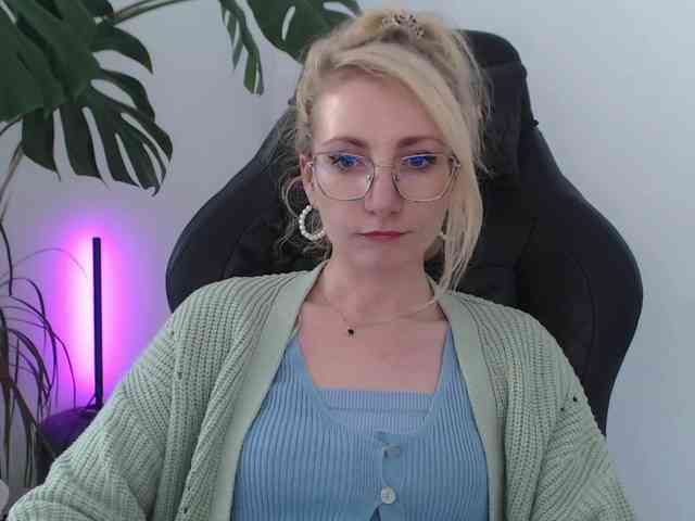 CinderellaMoon webcam